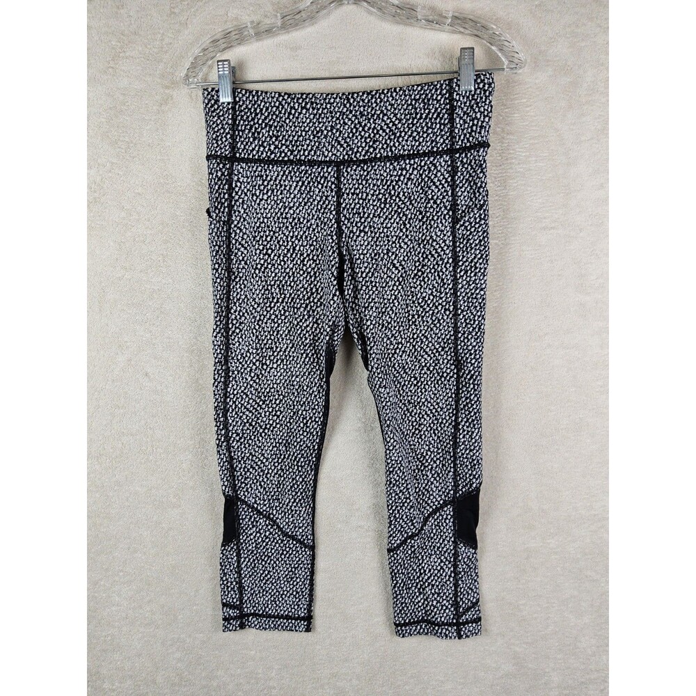 Lululemon Women’s Cropped Athletic Leggings Size 6